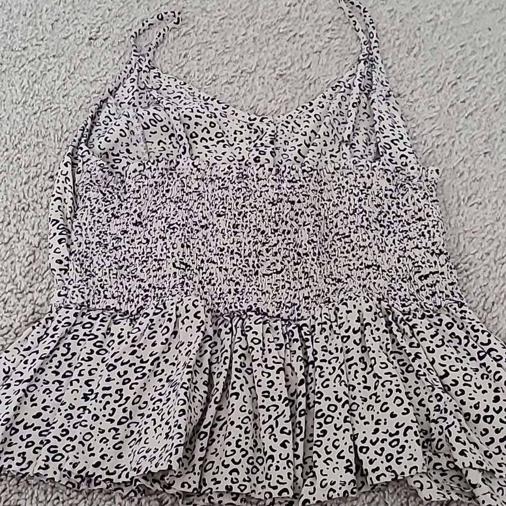 Cheeta print peplum tank - Picture 5 of 6